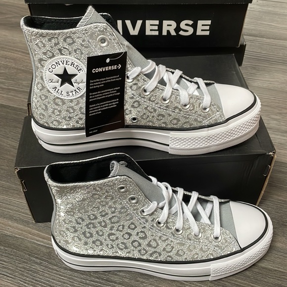 Converse Shoes - New!! 😍Converse platform